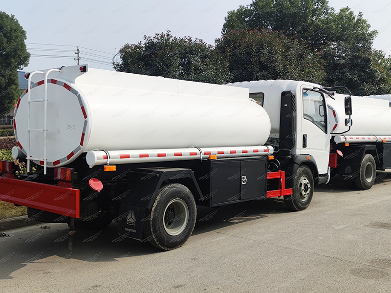 Howo 4x2 15 metros cúbicos camión de tanque de agua