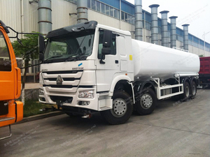 Howo 8x4 30 metros cúbicos camión de tanque de agua