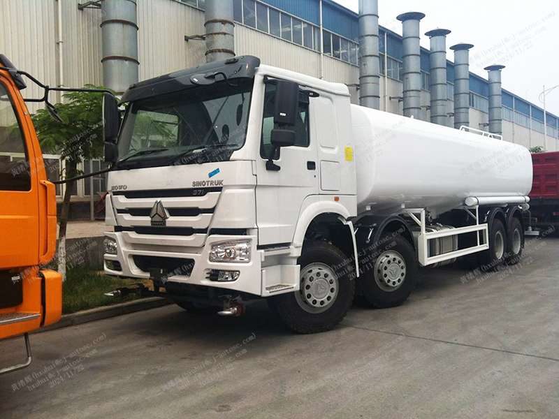 Howo 8x4 30 metros cúbicos camión de tanque de agua