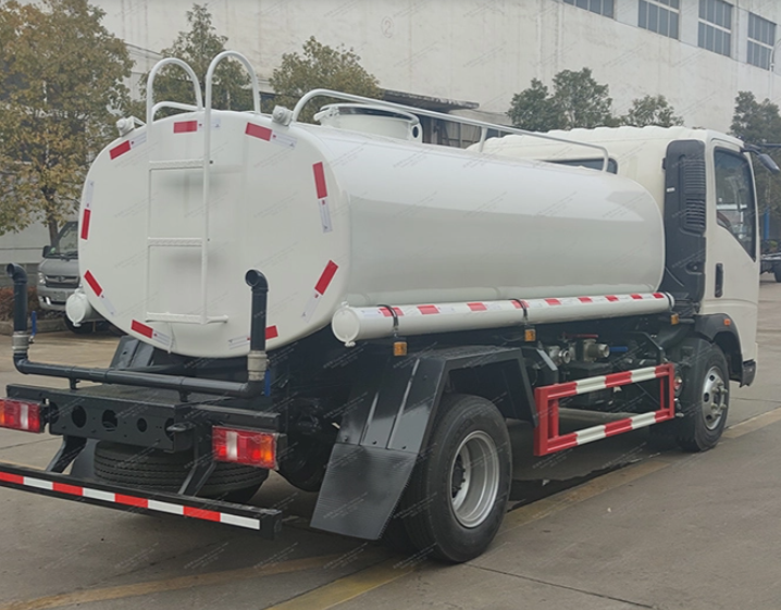 Howo 4x2 8 metros cúbicos camión de tanque de agua