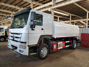 Howo 4x2 266hp rociador