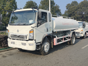 Howo 4x2 10 metros cúbicos camión de tanque de agua